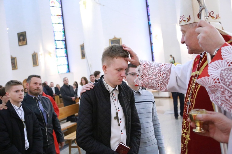 Bierzmowanie młodzieży od Karoliny