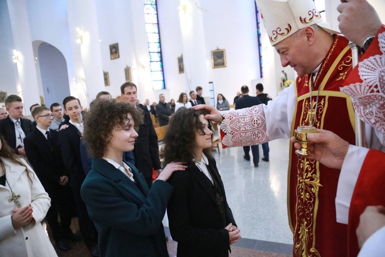 Bierzmowanie młodzieży od Karoliny