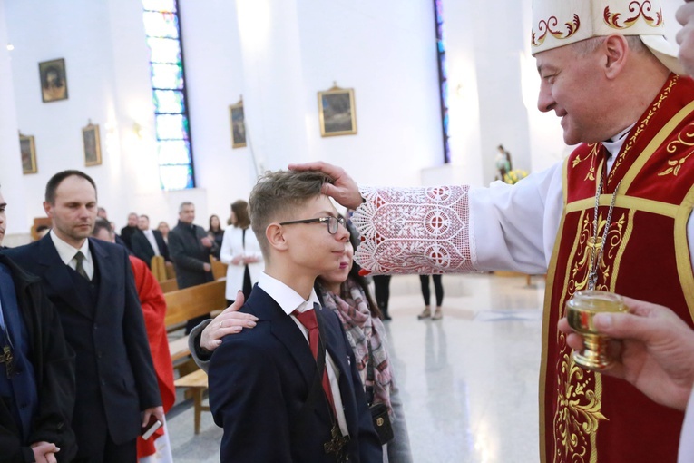 Bierzmowanie młodzieży od Karoliny