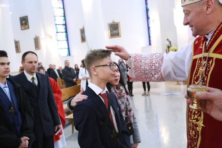 Bierzmowanie młodzieży od Karoliny