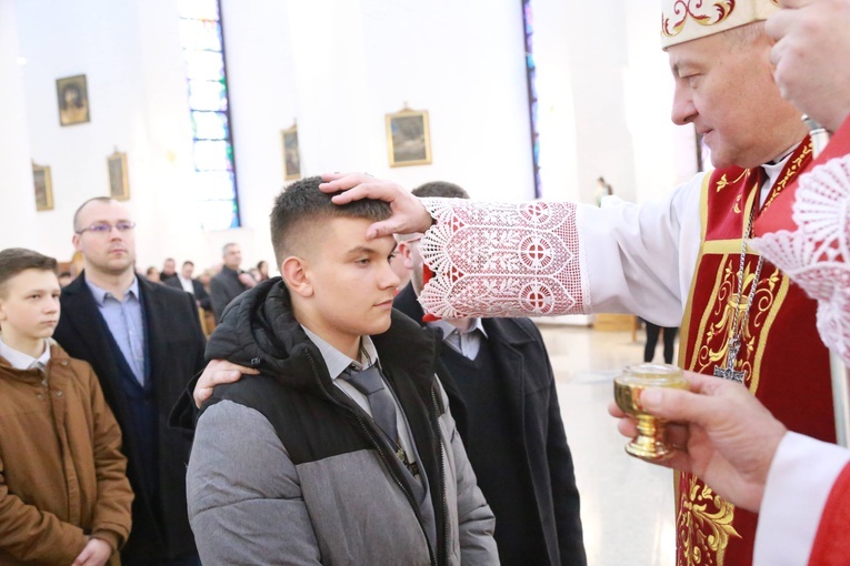 Bierzmowanie młodzieży od Karoliny