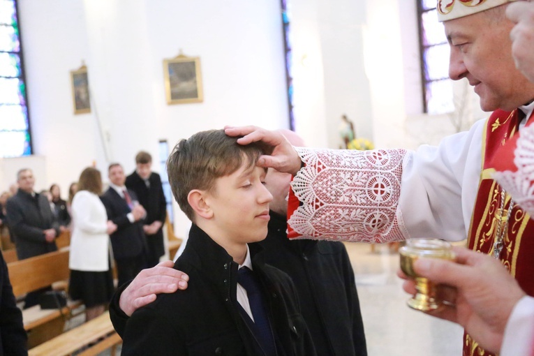 Bierzmowanie młodzieży od Karoliny