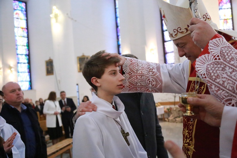 Bierzmowanie młodzieży od Karoliny