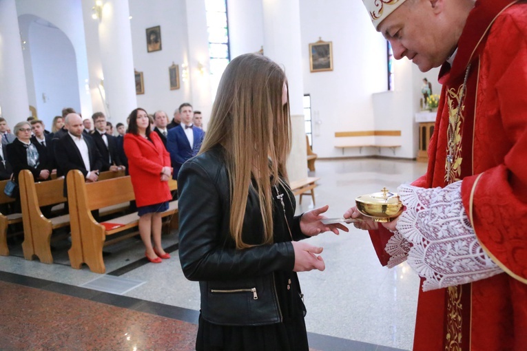Bierzmowanie młodzieży z Łękawicy, Ładnej i Woli Rzędzińskiej