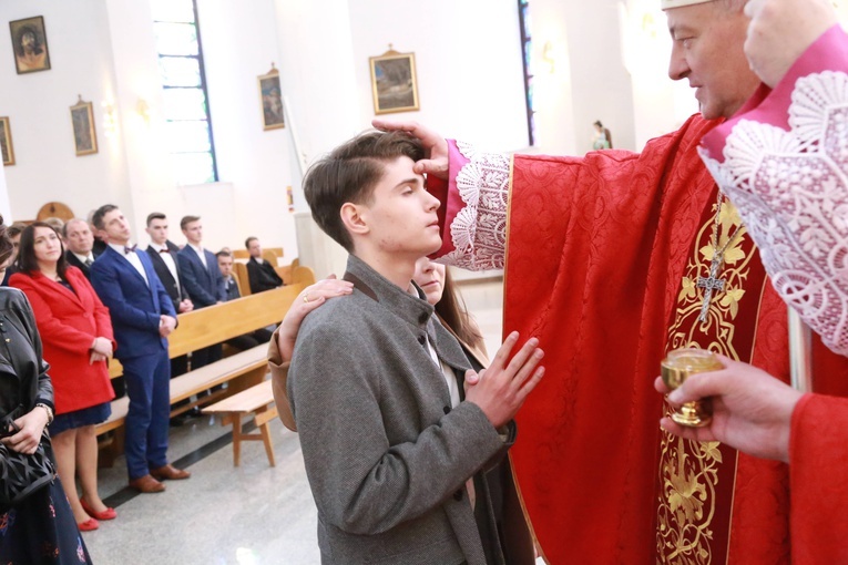 Bierzmowanie młodzieży z Łękawicy, Ładnej i Woli Rzędzińskiej