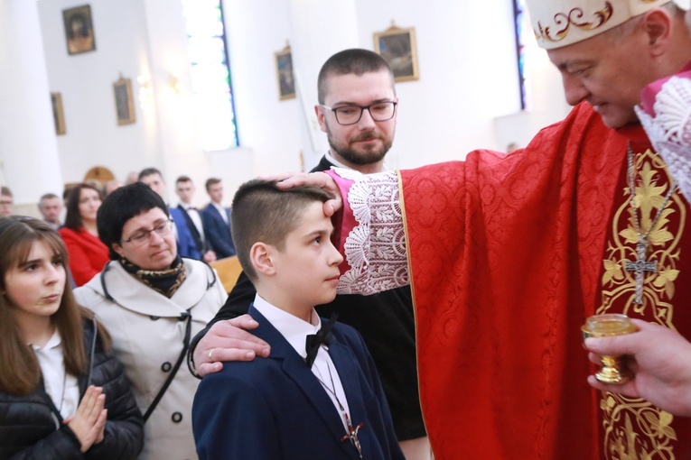 Bierzmowanie młodzieży z Łękawicy, Ładnej i Woli Rzędzińskiej