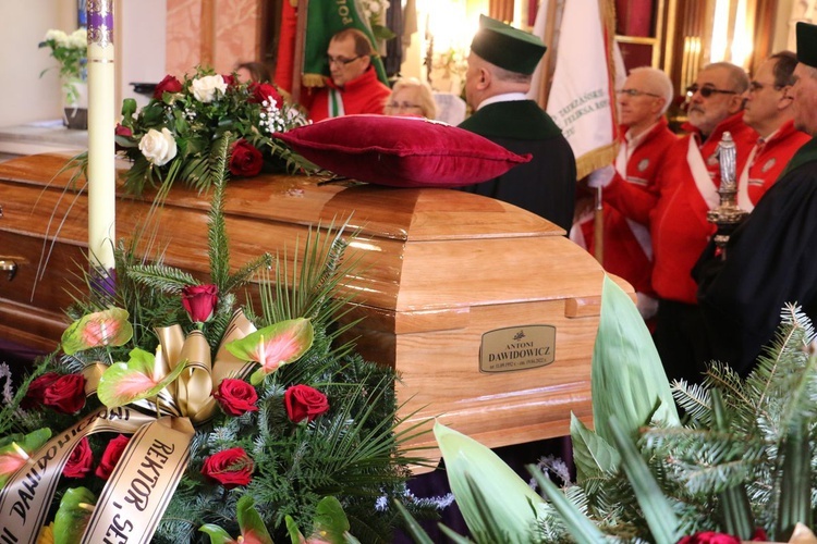 Pogrzeb prof. Antoniego Leona Dawidowicza - cz. 1