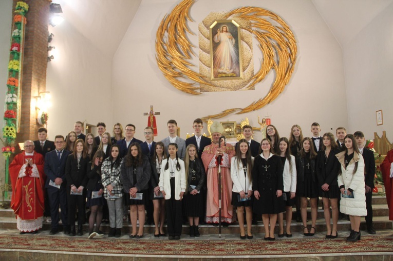 Rzuchowa. Bierzmowanie 2022