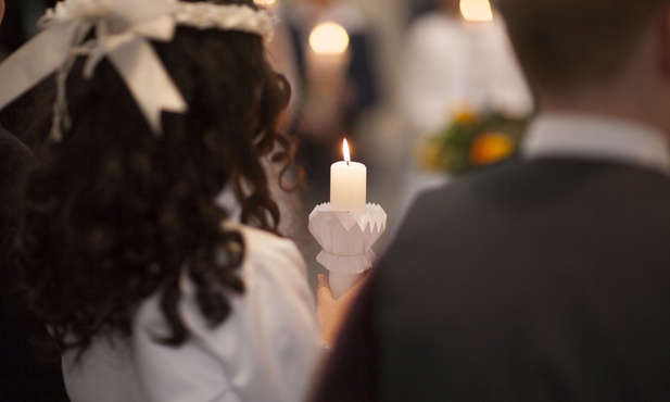 Dzieci komunijne dla rówieśników z krajów misyjnych 