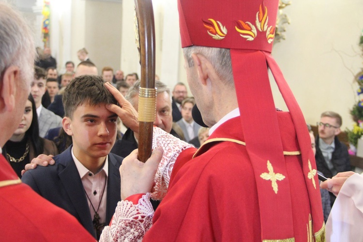 Bierzmowanie w parafii św. Jakuba w Tuchowie