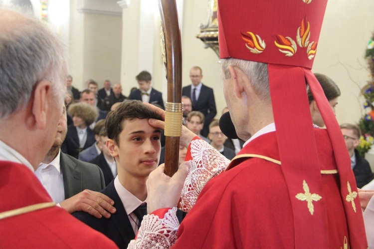 Bierzmowanie w parafii św. Jakuba w Tuchowie