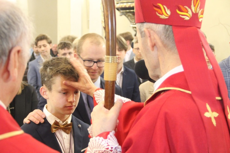Bierzmowanie w parafii św. Jakuba w Tuchowie