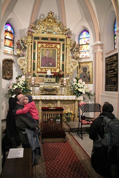 Wilamowice. Pielgrzymi łagiewniccy odebrali relikwie św. Józefa Bilczewskiego