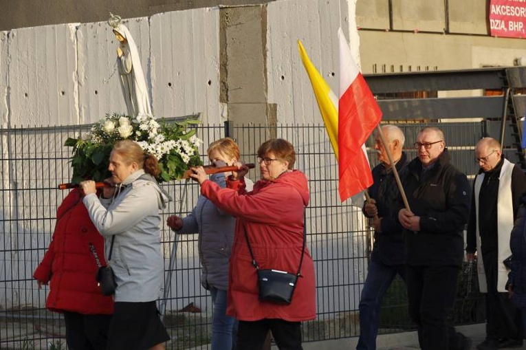 Z Matką Bożą Fatimską po ulicach Pszenna