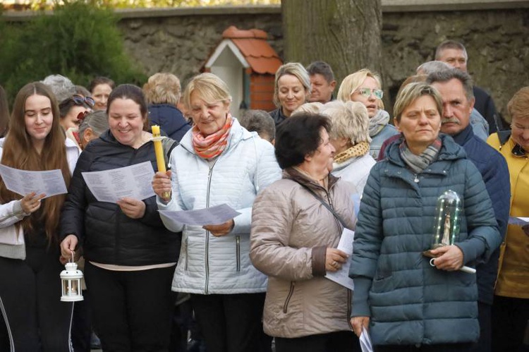 Z Matką Bożą Fatimską po ulicach Pszenna