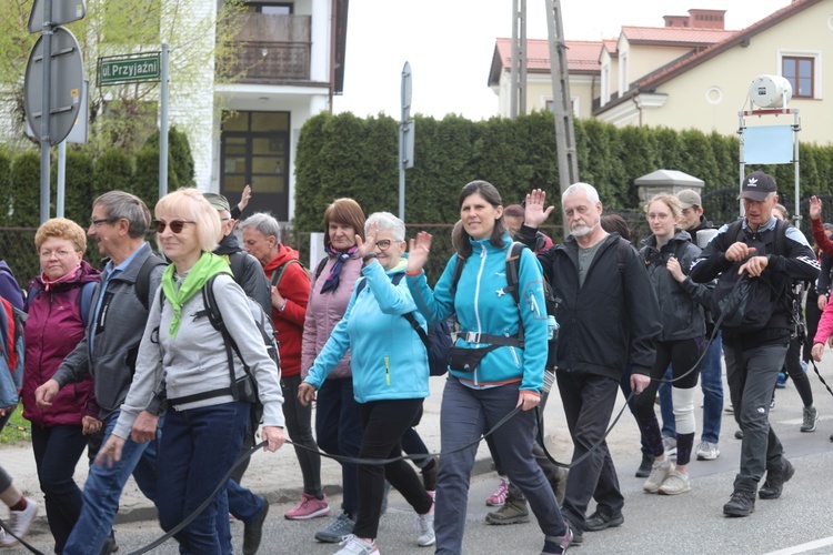 10. Piesza Pielgrzymka Diecezji Bielsko-Żywieckiej do Łagiewnik wyrusza z Hałcnowa - 2022 - cz. 2