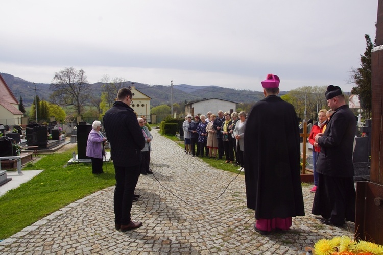 Wizytacja u św. Jadwigi w Ostroszowicach