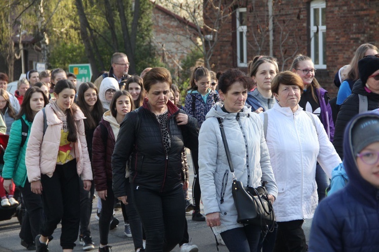 Tarnów-Tuchów. Pielgrzymka ze służebniczkami