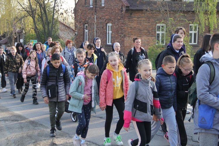 Tarnów-Tuchów. Pielgrzymka ze służebniczkami