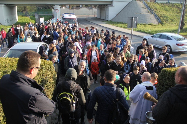 Tarnów-Tuchów. Pielgrzymka ze służebniczkami