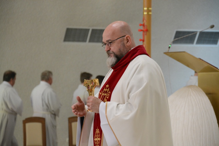 Wprowadzenie relikwii męczenników z Pariacoto do kościoła na Chabrach