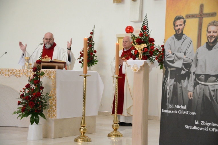 Wprowadzenie relikwii męczenników z Pariacoto do kościoła na Chabrach