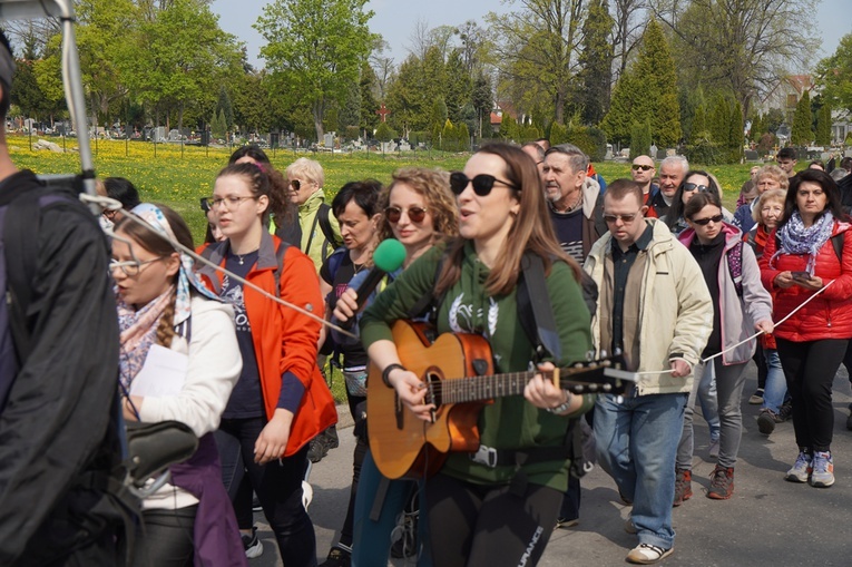 Piesza pielgrzymka z Sobótki na Ślężę 2022