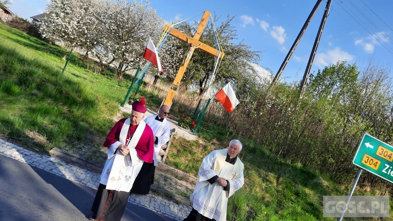 Klępsk. Poświęcenie krzyża 