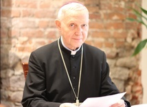 Biskup Piotr Libera.
