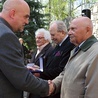 Zasłużonym osobom wręczono odznaczenia Pro Patria oraz medale Opiekun Miejsc Pamięci Narodowej.