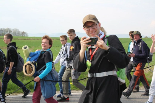 Pielgrzymi na trasie z Witkowic do Wieprza - 2022