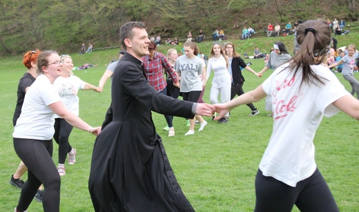 Odpoczynek i tańce na boisku w Wysokiej - 2022