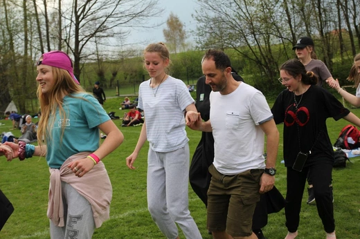 Odpoczynek i tańce na boisku w Wysokiej - 2022
