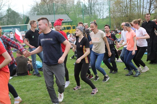 Odpoczynek i tańce na boisku w Wysokiej - 2022