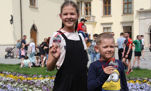 Biegiem uczciły rocznicę uchwalenia konstytucji