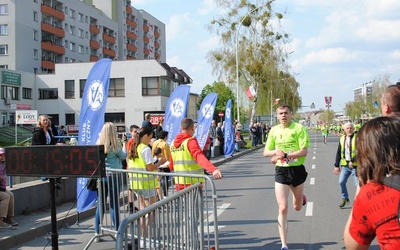 W biegu głównym zwyciężył Patryk Pawłowski z Radomia.