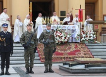 Uroczystości rozpoczęła Msza św., której przewodniczył ks. mjr Łukasz Józef Hubacz.