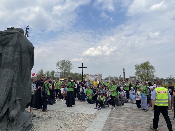 10. diecezjalna pielgrzymka dotarła z Hałcnowa do Łagiewnik - 2022