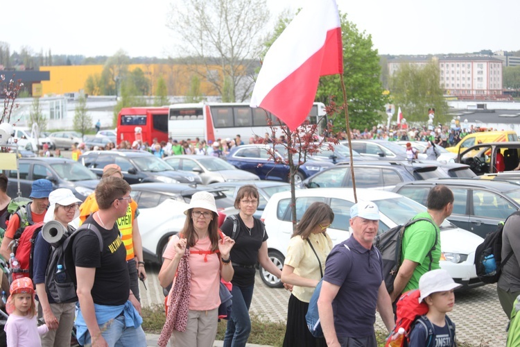 10. diecezjalna pielgrzymka dotarła z Hałcnowa do Łagiewnik - 2022