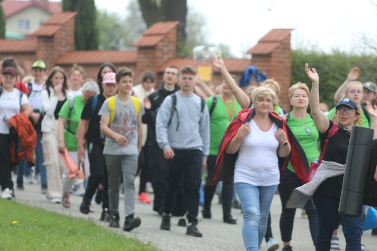 10. pielgrzymka łagiewnicka z Hałcnowa - w drodze z bazyliki św. Jana Pawła II do Jezusa Miłosiernego - 2022