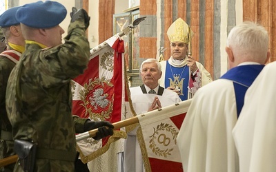 Bp Zieliński: U Jej boku uczmy się bardziej kochać ojczyznę 