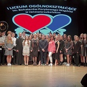 ▼	Podczas koncertu swoje umiejętności taneczne i muzyczne przedstawili uczniowie I LO w Janowie Lubelskim.