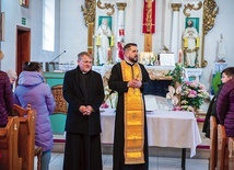 	Na zaproszenie ks. kan. Jana Grzelaka (z lewej) modlitwie przewodniczył ks. kmdr Daniel Popowicz.
