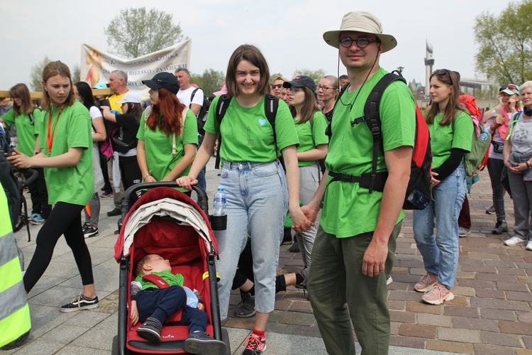 Dotarli do celu! Pielgrzymi łagiewniccy w Centrum św. Jana Pawła II - 2022