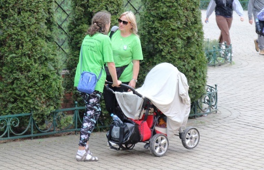 Pielgrzymi w Łagiewnikach! Na trasie od Centrum św. Jana Pawła II do sanktuarium Bożego Miłosierdzia - 2022