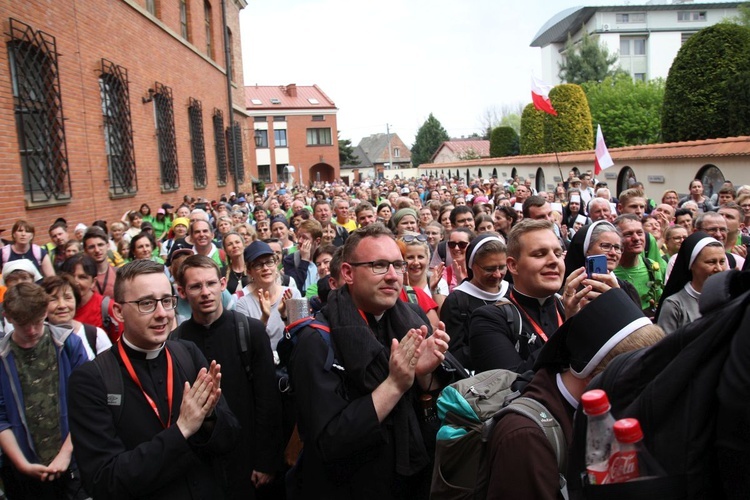 Pielgrzymi w Łagiewnikach! Na trasie od Centrum św. Jana Pawła II do sanktuarium Bożego Miłosierdzia - 2022