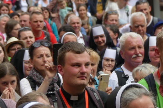 Pielgrzymi w Łagiewnikach! Na trasie od Centrum św. Jana Pawła II do sanktuarium Bożego Miłosierdzia - 2022
