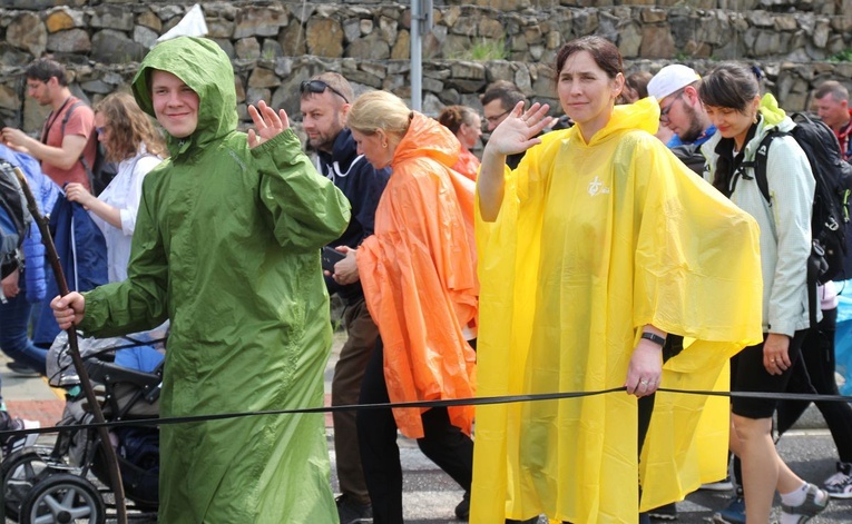 Pielgrzymi w Łagiewnikach! Na trasie od Centrum św. Jana Pawła II do sanktuarium Bożego Miłosierdzia - 2022