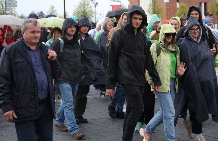 Pielgrzymi w Łagiewnikach! Na trasie od Centrum św. Jana Pawła II do sanktuarium Bożego Miłosierdzia - 2022