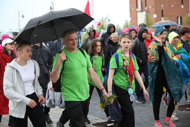 Pielgrzymi w Łagiewnikach! Na trasie od Centrum św. Jana Pawła II do sanktuarium Bożego Miłosierdzia - 2022